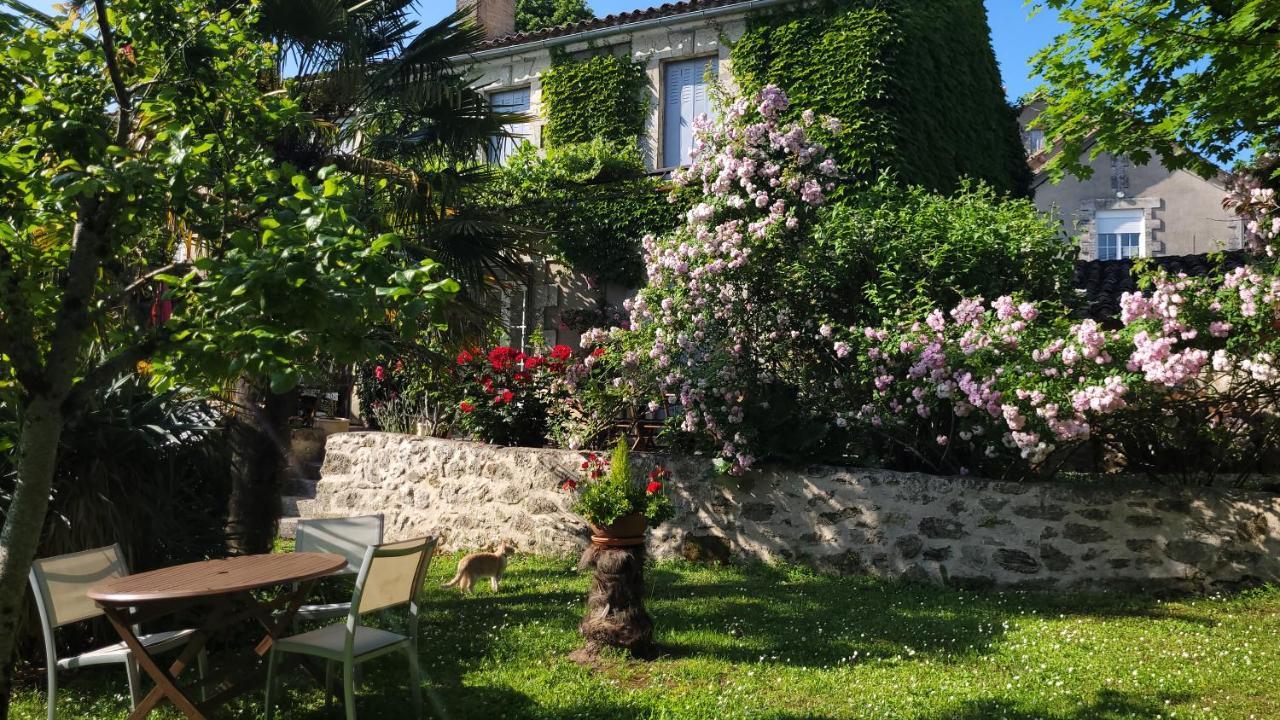 Bed and Breakfast Relais De La Renaissance Saint-Michel-de-Montaigne Exteriér fotografie